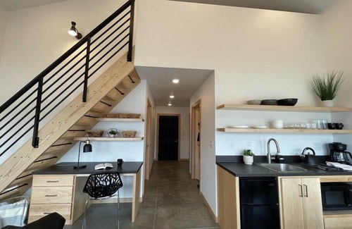 Mount Sterling House | H&M Retreats/Cabin 3/Hermann, MO