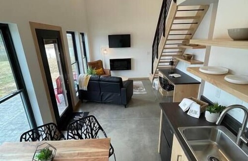Mount Sterling House | H&M Retreats/Cabin 3/Hermann, MO