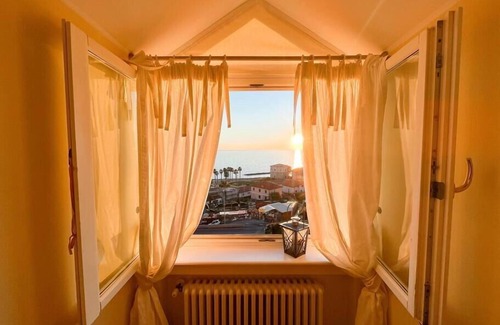 Santo Stefano al Mare Apartment | 𝐇11 [Window on the Sea] Santo Stefano al Mare