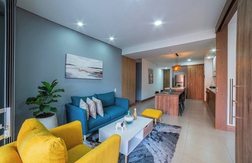 Granada Apartment | H208 - Awesome 2-Bed | 2 Bath | Rooftop Pool | Gym