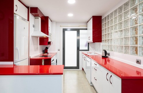 San Felipe Neri Apartment | H2M Alta 20 Smart TV Central Air Conditioning