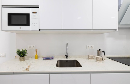 Parque Ayala Apartment | H2M Parque Huelin 2nd Line Beach & Terrace