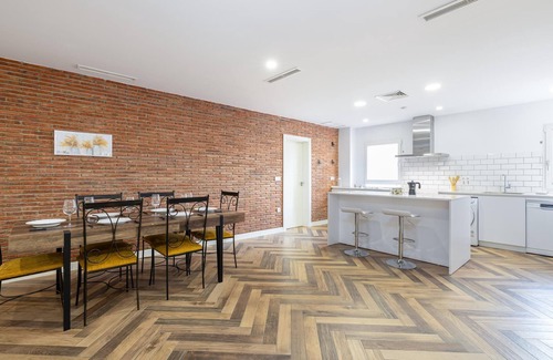 Perchel Sur Apartment | H2M Pasaje Nobleja close Train St, SmartTv, AACC