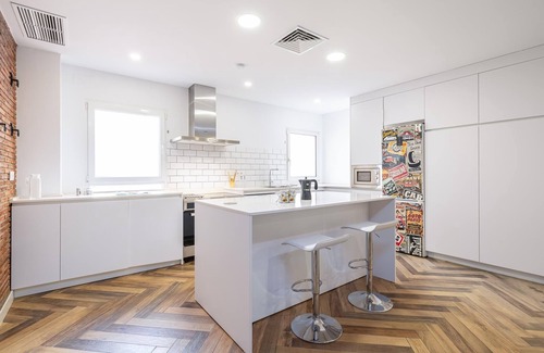 Perchel Sur Apartment | H2M Pasaje Nobleja close Train St, SmartTv, AACC