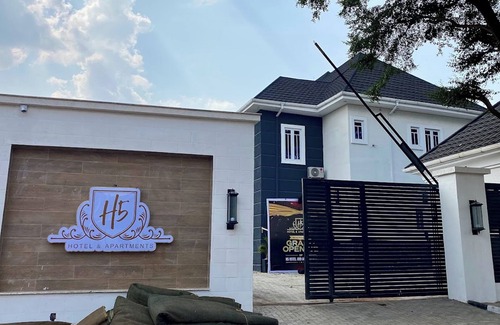 Enugu Apartment | H5 Hotel and Apartments