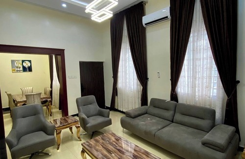 Enugu Apartment | H5 Hotel and Apartments