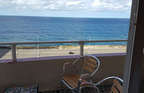 Centro Havana Apartment | Habana Vista al Mar
