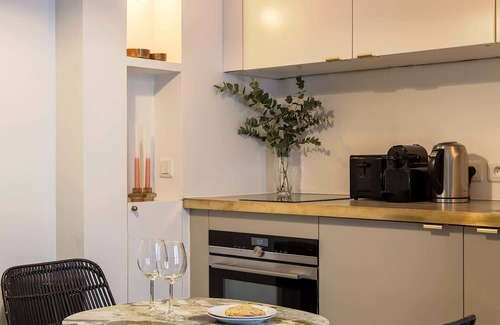 Quartier de la Place-Vendome Apartment | Habitat Parisien-1BR/1BA-in front of the Louvre II