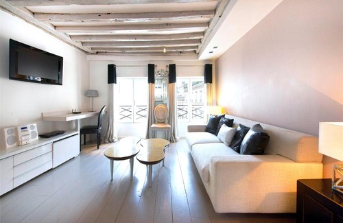 Saint-Gervais Apartment | Habitat Parisien - Marais Sicile