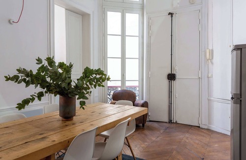 Gaillon Apartment | Habitat Parisien - Quatre Septembre Choiseul Opera