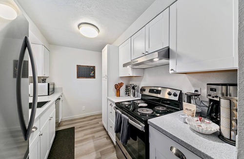 Depot Bench Condo | #HabitueHomes - Morris Hill Morrison
