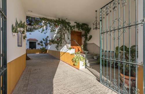 La Puebla del Rio Bed & Breakfast | Hacienda las tres niñas