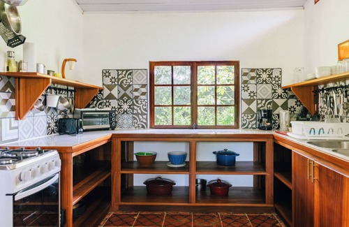 Parrita House | Hacienda Mil BellezasnLodge with Private 40ha Jungle Reserve and Large Pool