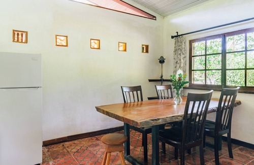 Parrita House | Hacienda Mil BellezasnLodge with Private 40ha Jungle Reserve and Large Pool