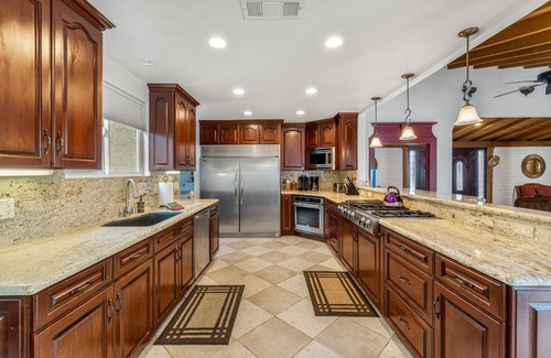 Racquet Club West House | Hacienda Miranda - Pickleball Court, Horseshoes, Family Home
