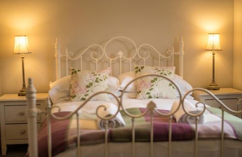Holestone Moor House | Haddon Cottage - Darwin Lake Holiday Village