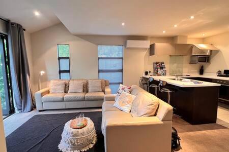 Riccarton House | Hagley Apartment - Christchurch Holiday Homes