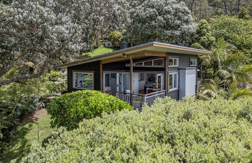 Hahei House | Hahei Tree Top Retreat