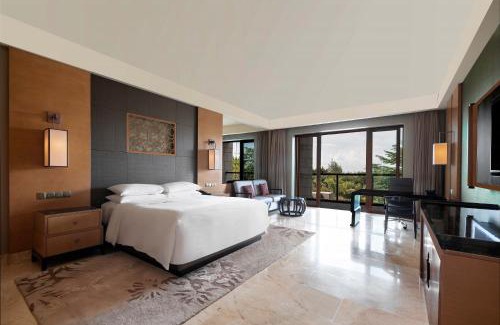 Donghu District Hotel | Haikou Marriott Hotel