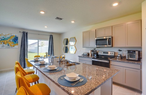 Haines City House | Haines City Home w/Pool Access ~ 25 Mi to Disney!