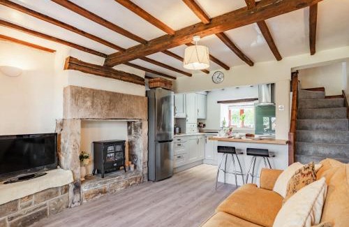Hoylandswaine House | Halcyon Cottage