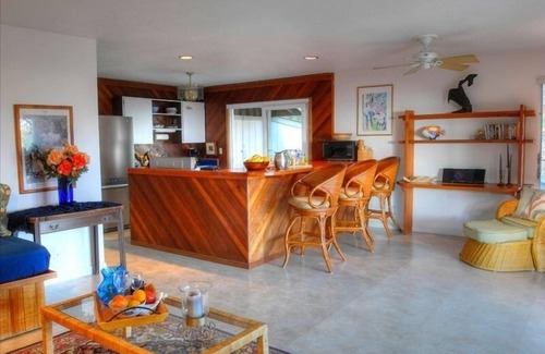 Kamuela House | Hale Maluhia - 2 Minutes from the Big Island's Best Beaches