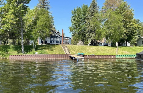 Long Lake House | "Hale" of a Get - Away! Charming lakefront cottage on all sports Long Lake.