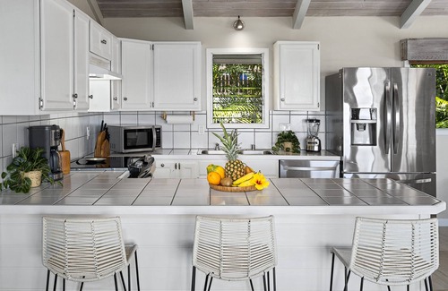 Kealakekua House | HALEKII SUNSET: BEAUTIFUL 4 BEDROOM HOME IN LUSH KEALAKEKUA