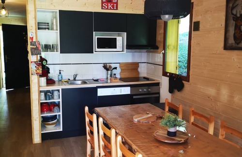 La Joue du Loup Ski Chalet | HALF CHALET IN DUPLEX CLOSE TO SLOPES AND SHOPS