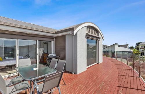 Indented Head House | Half Moon Bay Hideaway 1 min to Foreshore