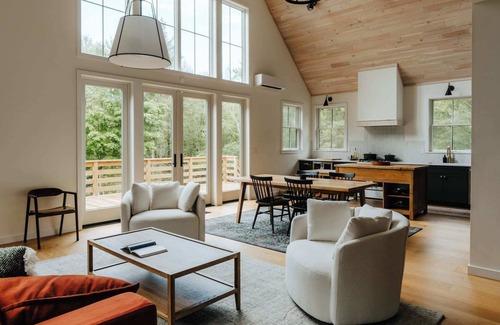 Barryville Ski Chalet | Half Moon Mtn House - Modern Chalet in Barryville