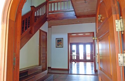 Saint David's Villa | Half Moon Villa