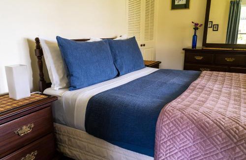 Duvauchelle House | Halfmoon Cottage