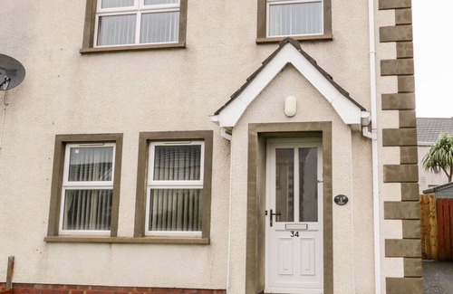Ballycastle Cottage | HALLER HOUSE, pet friendly, with open fire in Ballycastle