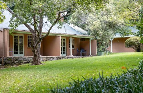 Curry's Post Hotel | Halliwell Country Inn