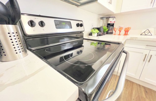 Liberty City House | Halloween Family Home 🎃 near Miami Airport in Midtown with Free Parking and WiFi
