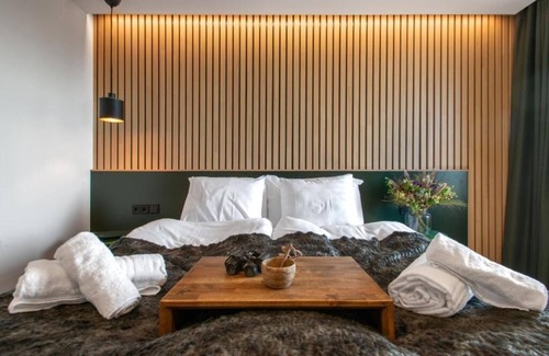 Espoo Bed & Breakfast | Haltia Lake Lodge nature boutique hotel & glamping
