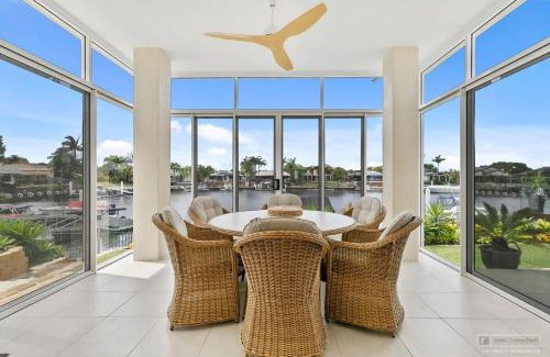 Banksia Beach House | HALYCON HOUSE