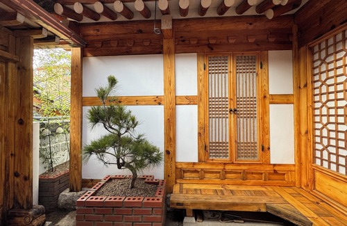 Gahoe-dong House | HAM Hanokstay Anguk Station 10 min, 2rooms+2bathrooms