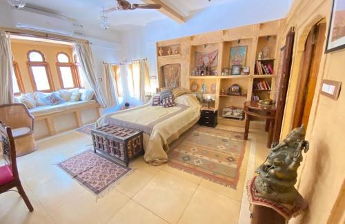 Amar Sagar Pol Bed & Breakfast | Hamari Haveli