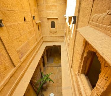 Amar Sagar Pol Bed & Breakfast | Hamari Haveli
