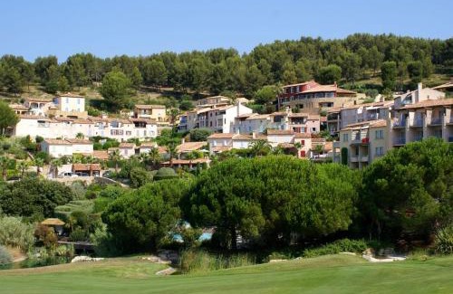 Saint-Cyr-sur-Mer Apartment | Hameau des amandiers-vue mer & golf
