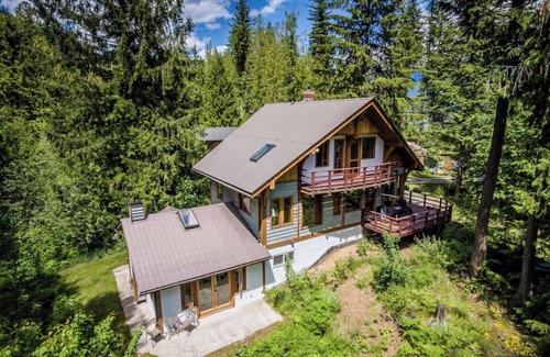 Kaslo House | Hametli Suite