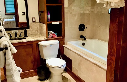 Kaslo House | Hametli Suite