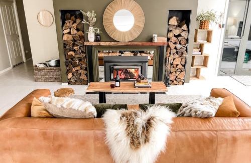 Jindabyne Villa | Hamilton House - Snowy Mountain Luxury Villas