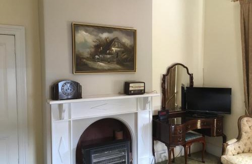 New Town Bed & Breakfast | Hamlyn House Accommodation