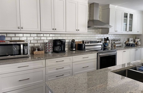 Waterloo House | Hammer Haus II - Entire House - Sleeps 8 - Waterloo