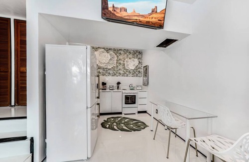 Colee Hammock Apartment | Hammock 3 in Fort Lauderdale