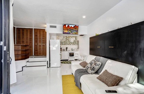 Colee Hammock Apartment | Hammock 3 in Fort Lauderdale