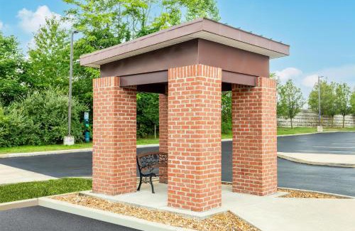 Akron Hotel | Hampton Inn Akron-South